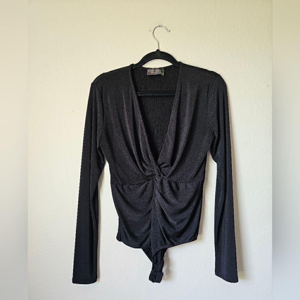 Dress Forum Los Angeles Black Long Sleeve Twist Bodysuit Medium - Picture 2 of 6